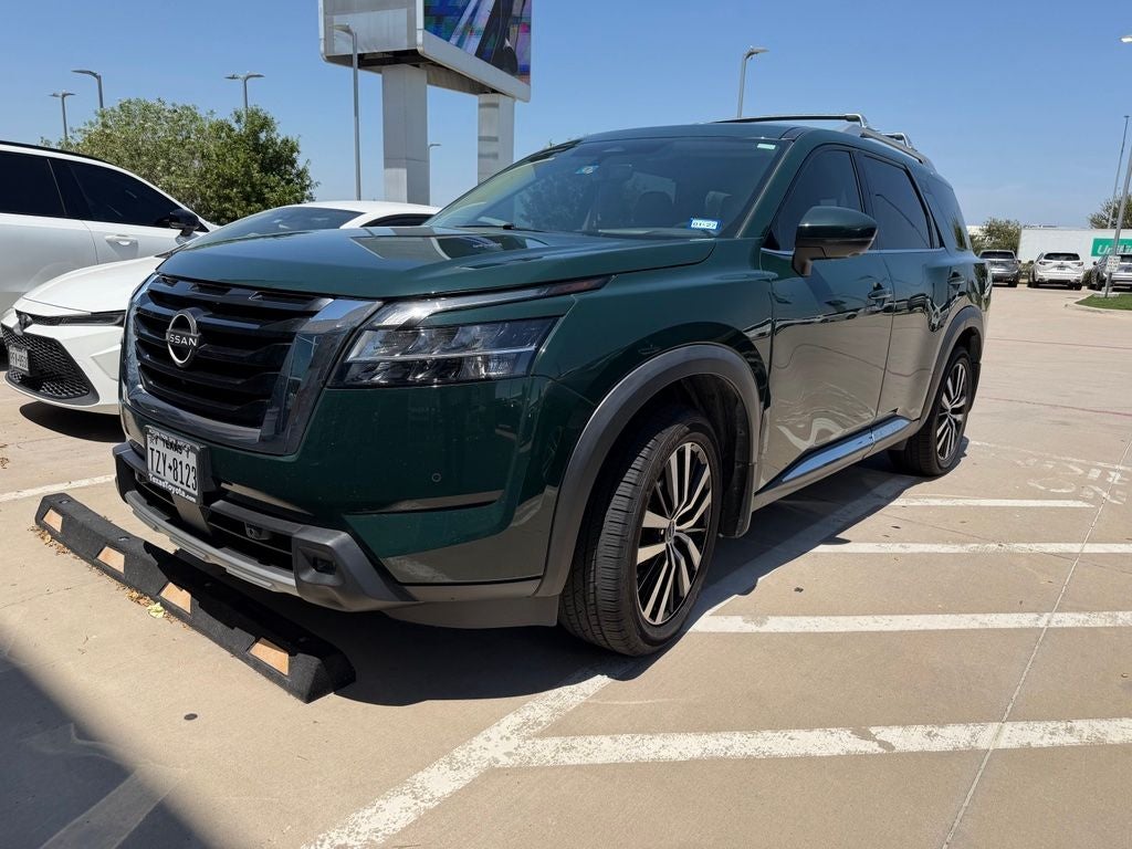 2023 Nissan Pathfinder Platinum