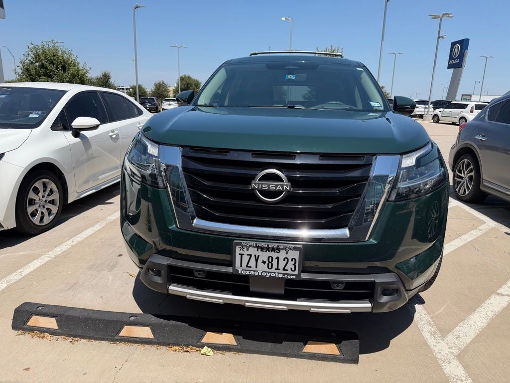 2023 Nissan Pathfinder Platinum