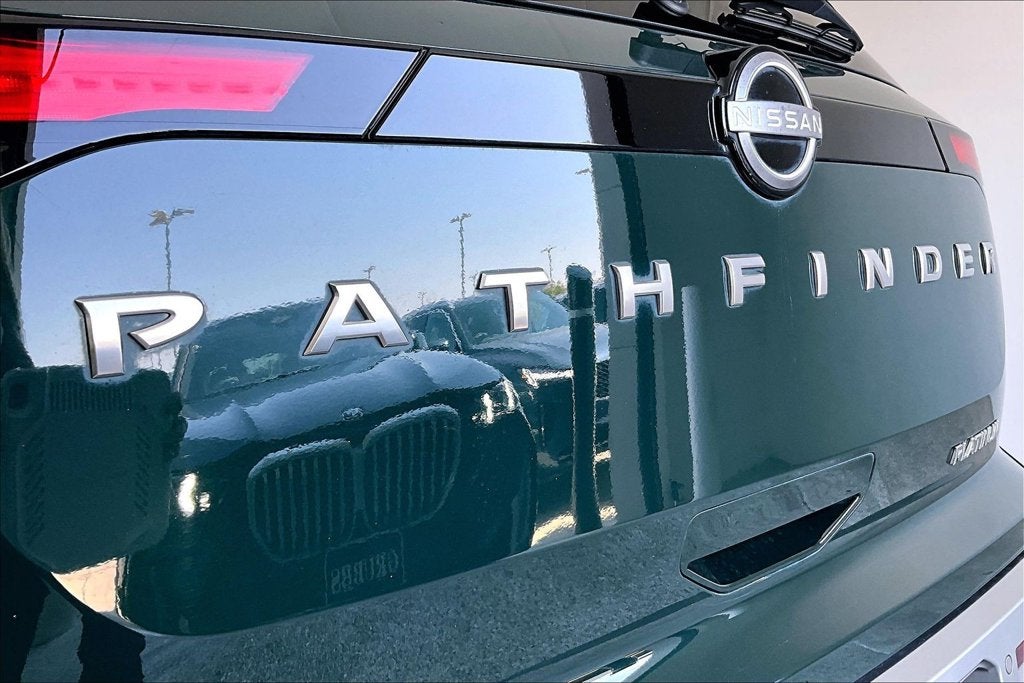 2023 Nissan Pathfinder Platinum