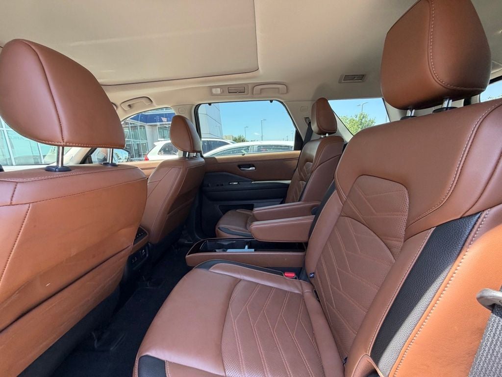 2023 Nissan Pathfinder Platinum