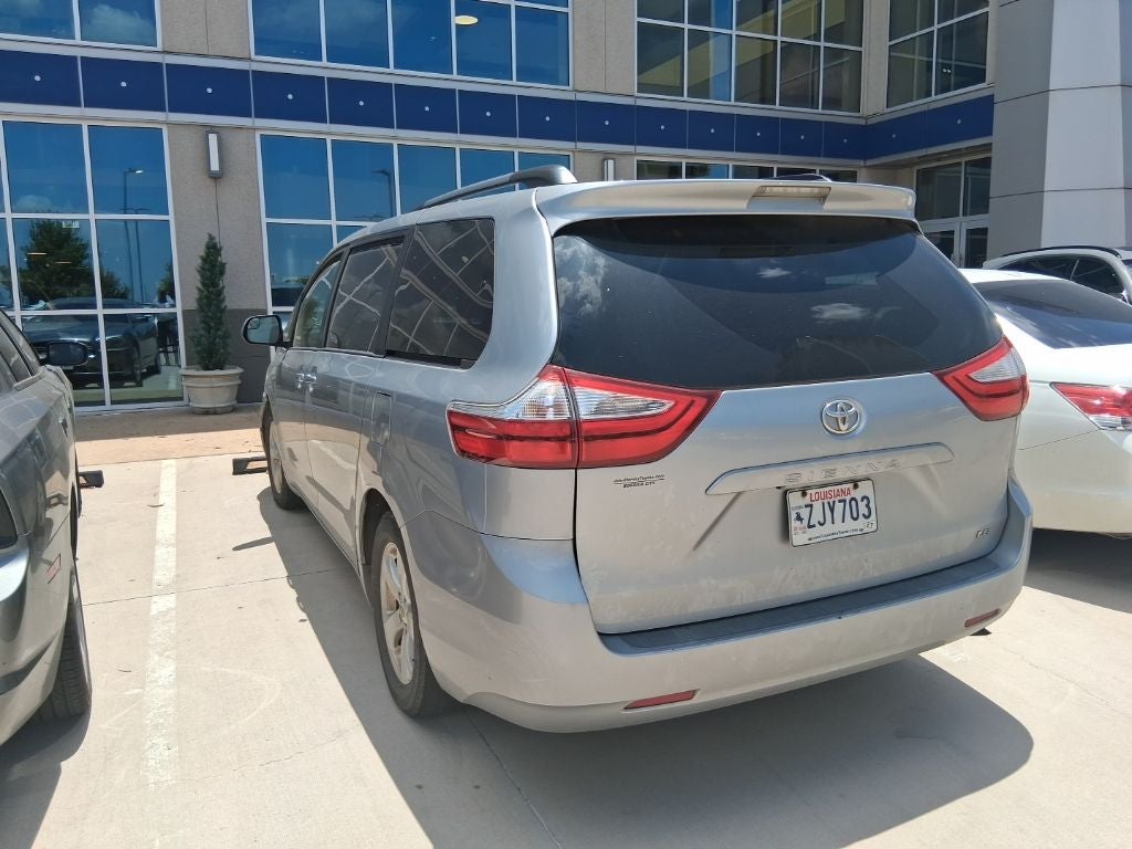2015 Toyota Sienna LE 8 Passenger