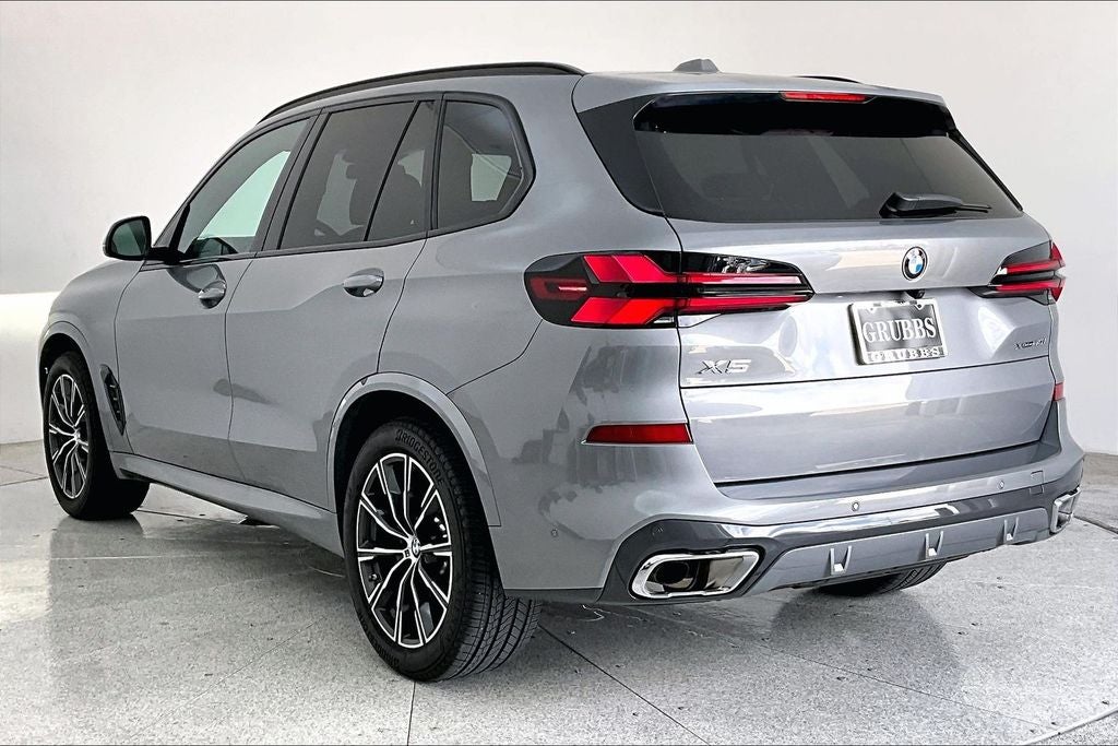 2025 BMW X5 xDrive40i M Sport