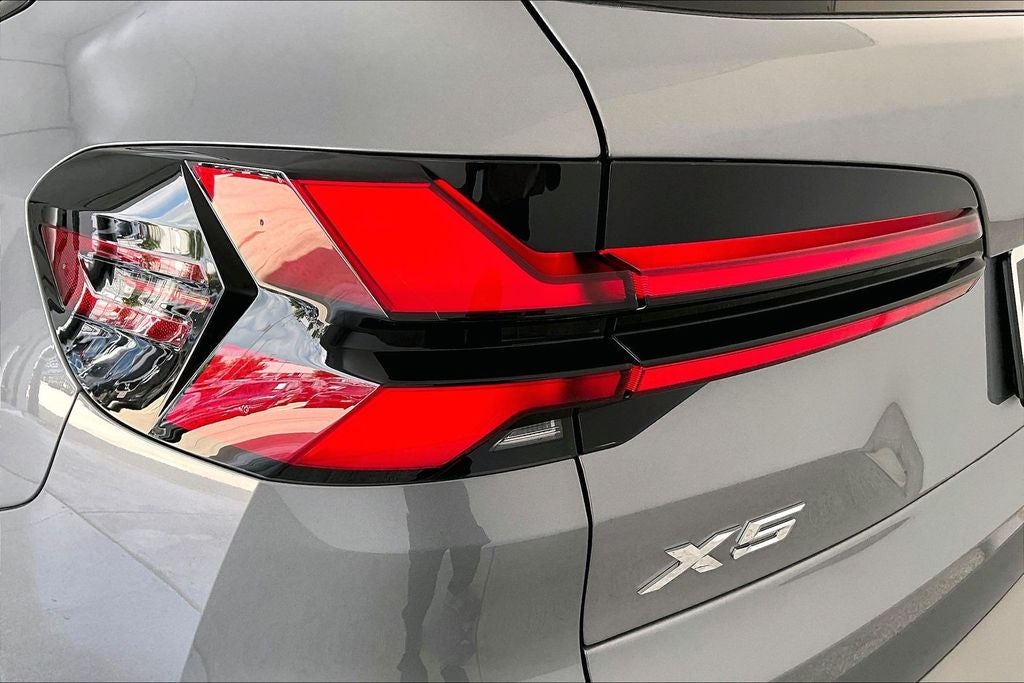 2025 BMW X5 xDrive40i M Sport