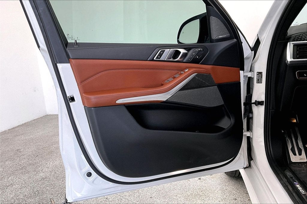 2024 BMW X7 M60i