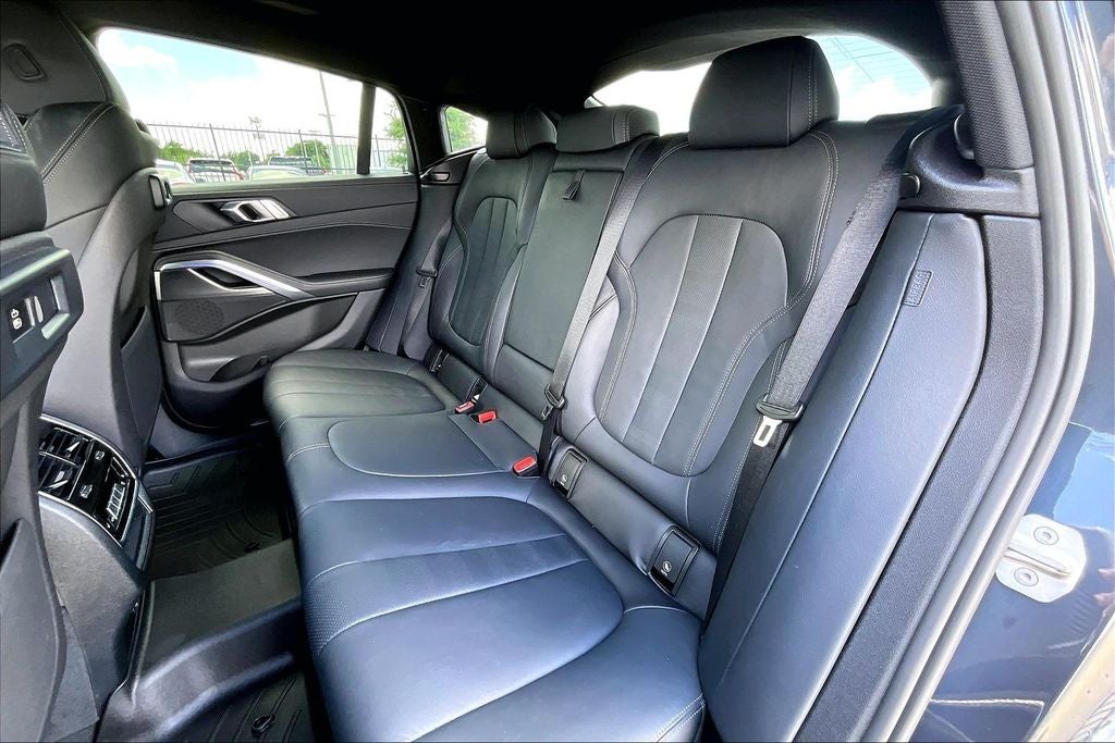2022 BMW X6 xDrive40i M Sport