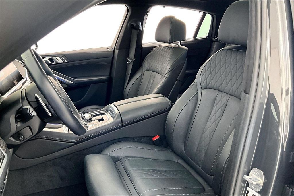 2023 BMW X6 M50i
