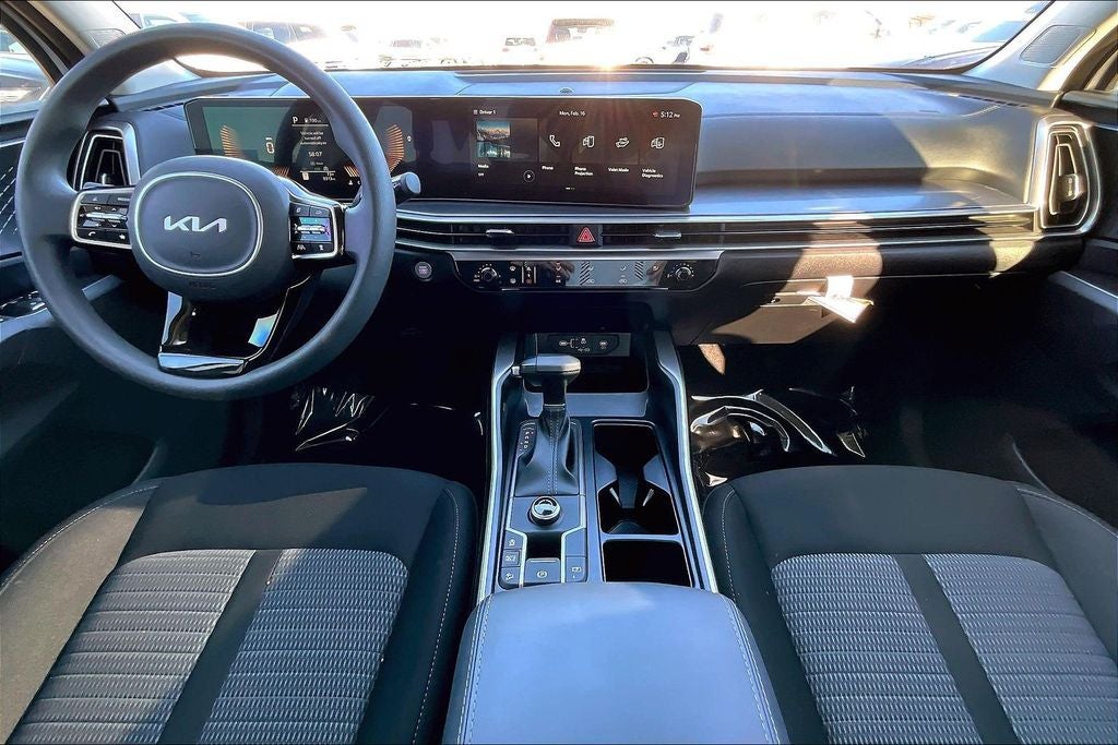 2025 Kia Sorento LX