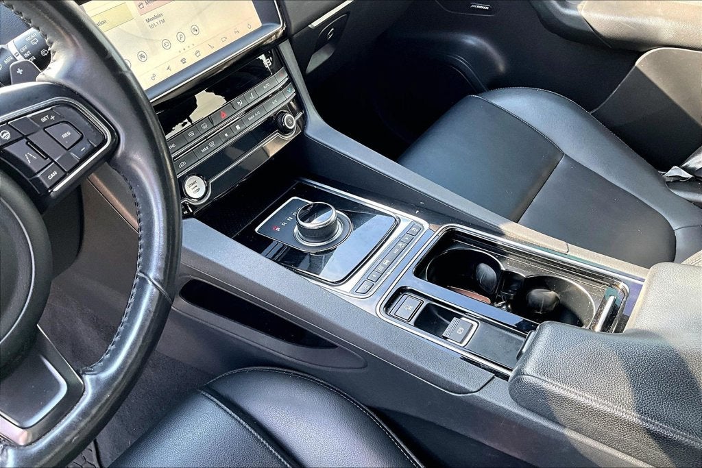2020 Jaguar F-PACE 25t Premium