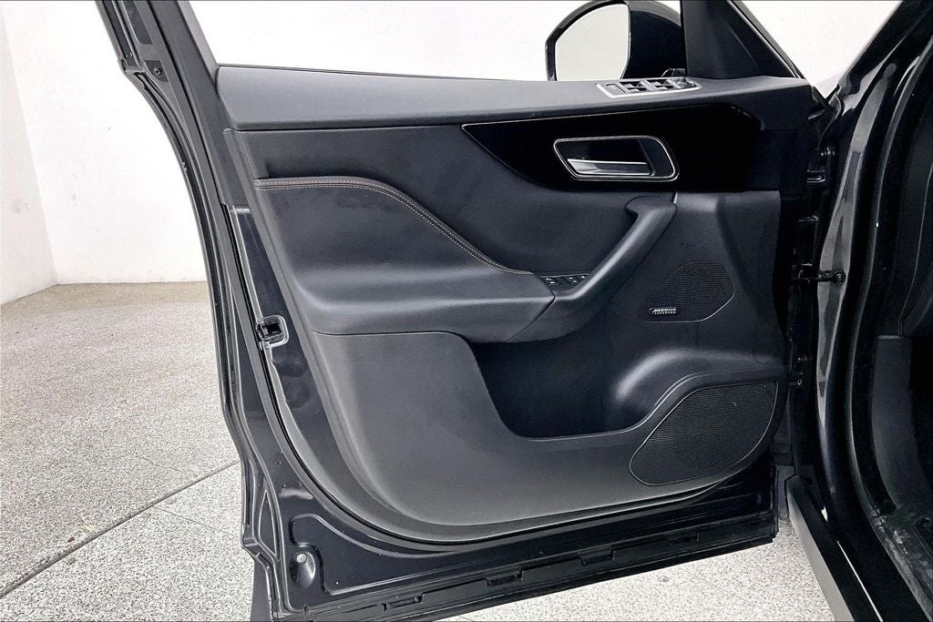 2018 Jaguar F-PACE 25t Prestige