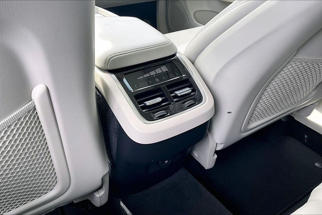 2024 Volvo XC60 Ultimate - Photo 29