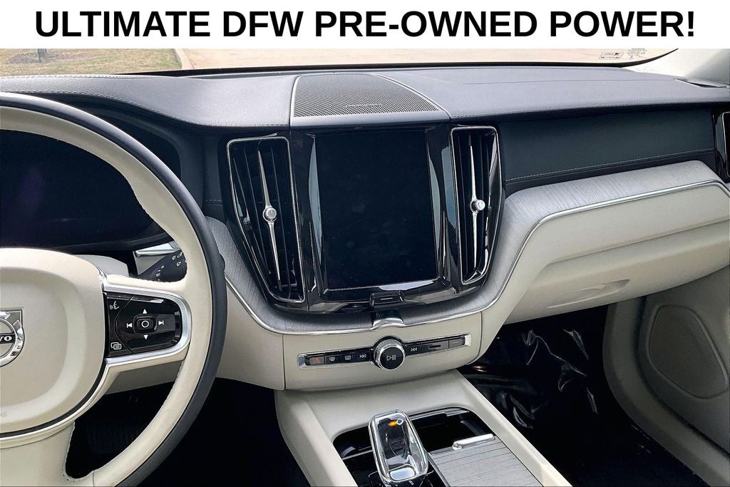 2024 Volvo XC60 B5 Ultimate Dark Theme