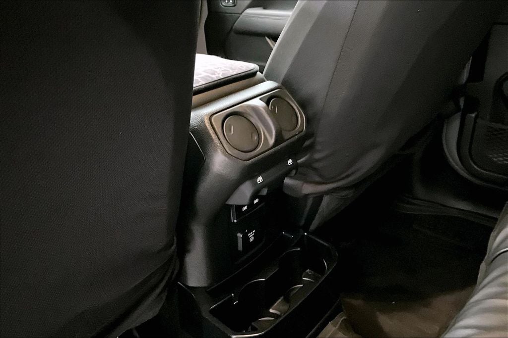 2022 Jeep Wrangler Unlimited Sahara Altitude