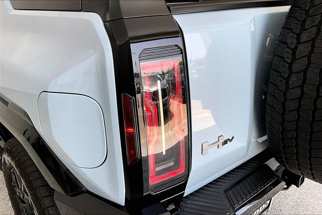 2025 GMC Hummer EV SUV 2X