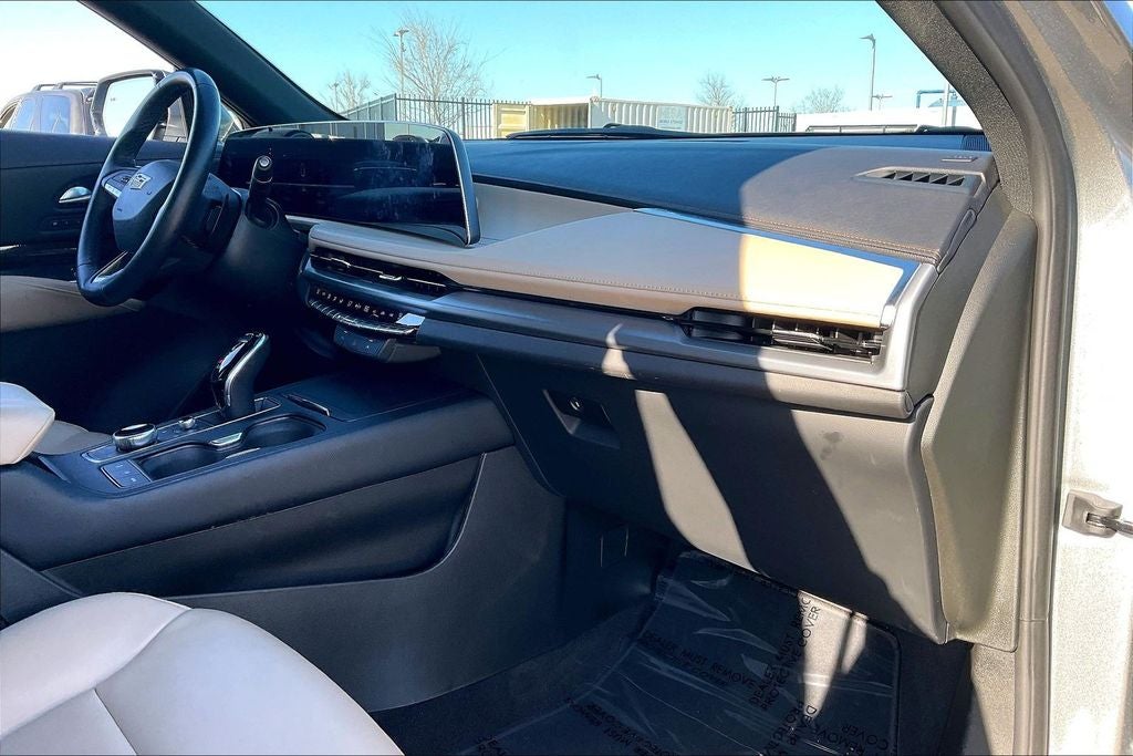 2025 Cadillac XT4 Premium Luxury