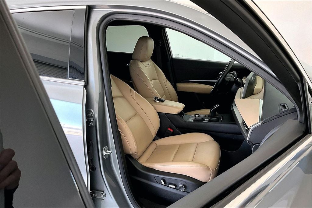 2025 Cadillac XT4 Premium Luxury