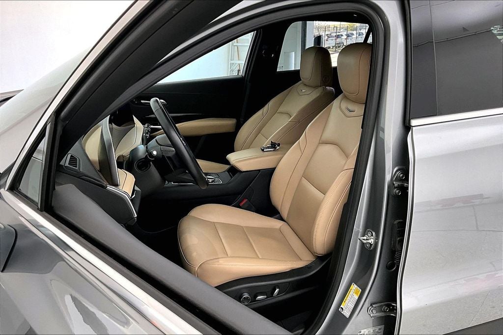 2025 Cadillac XT4 Premium Luxury