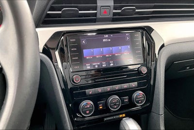 2022 Volkswagen Passat 2.0T SE