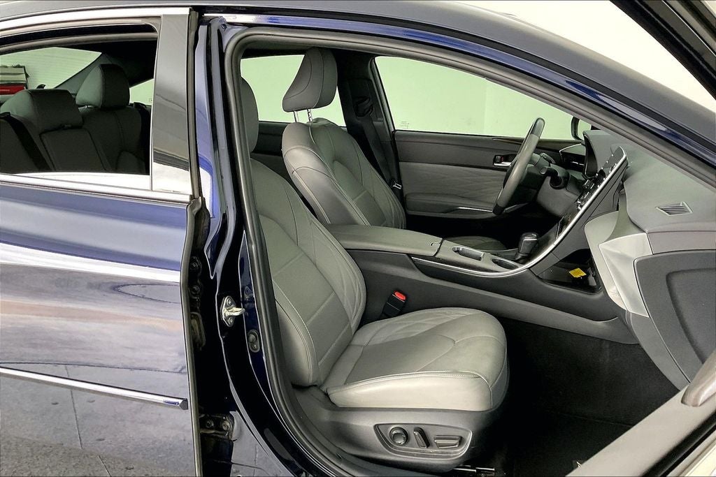 2021 Toyota Avalon Hybrid Limited