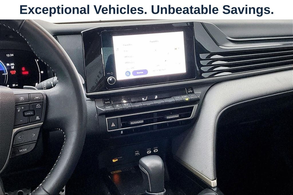 2025 Toyota Camry SE