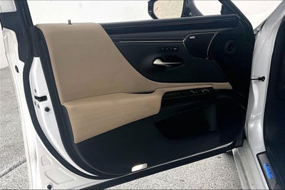 2020 Lexus ES 300h Ultra Luxury