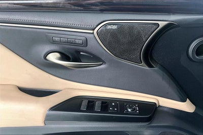 2020 Lexus ES 300h Ultra Luxury