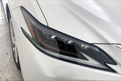 2020 Lexus ES 300h Ultra Luxury