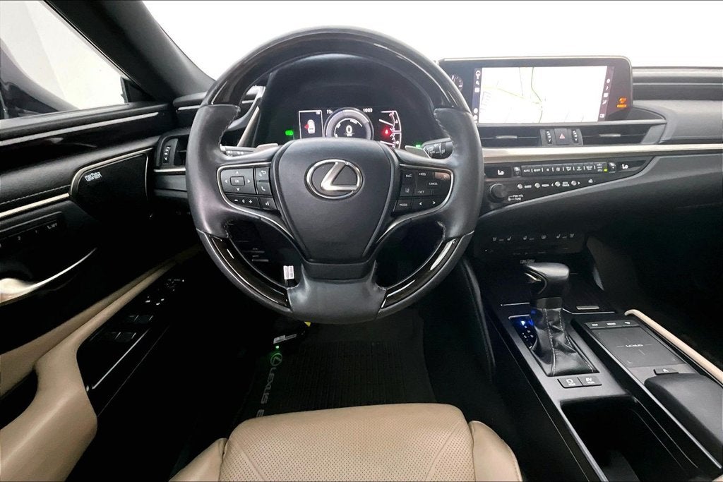 2020 Lexus ES 300h Ultra Luxury