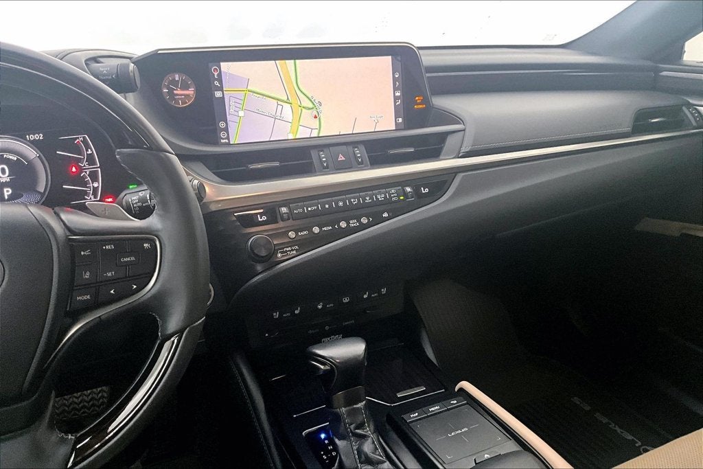 2020 Lexus ES 300h Ultra Luxury