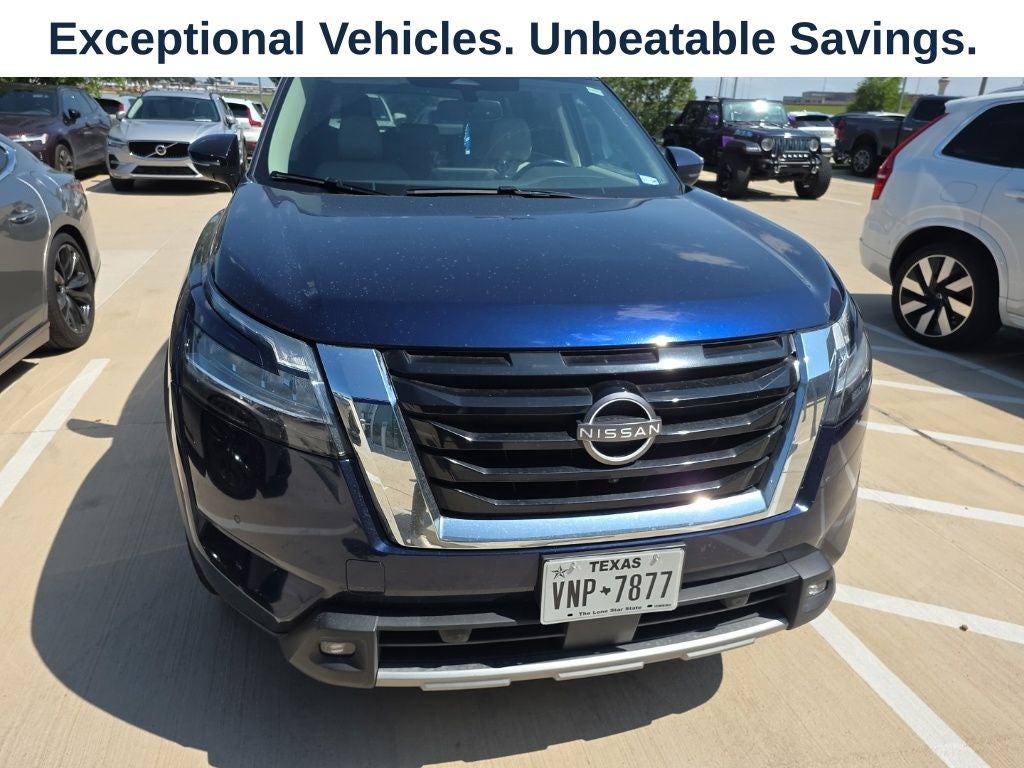 2022 Nissan Pathfinder SL