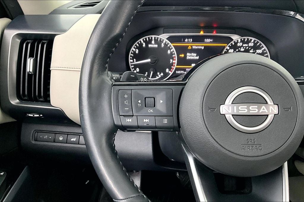 2022 Nissan Pathfinder SL