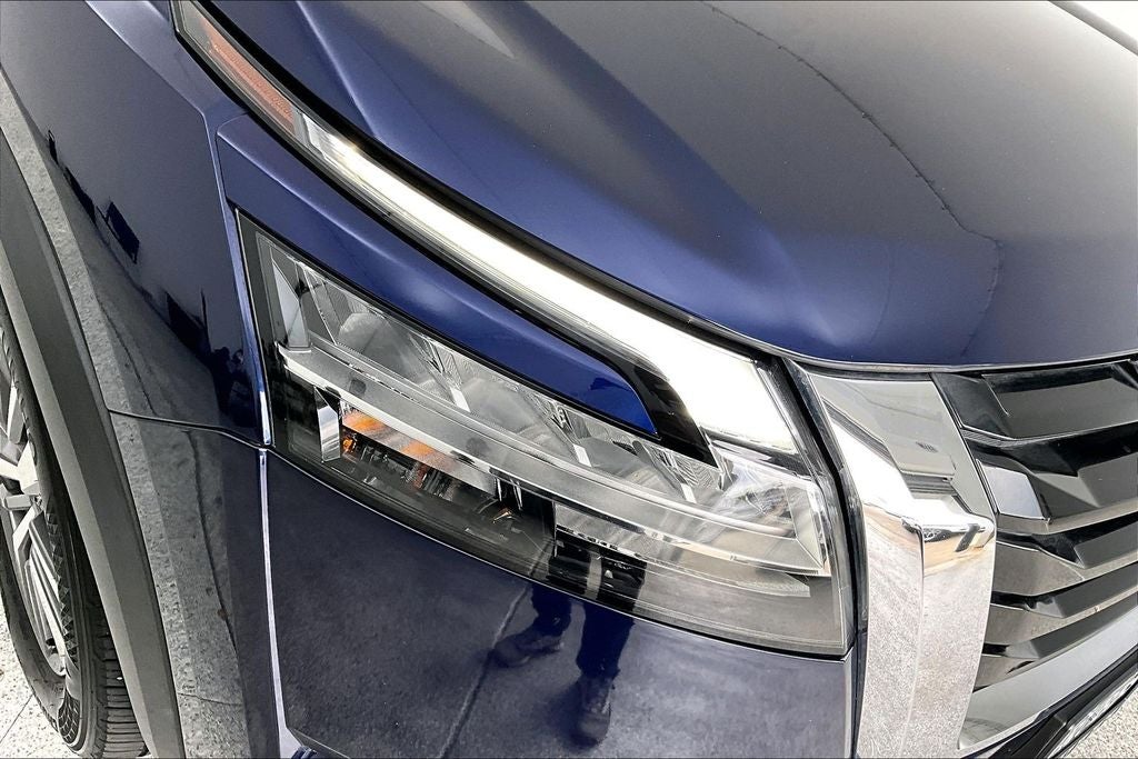 2022 Nissan Pathfinder SL
