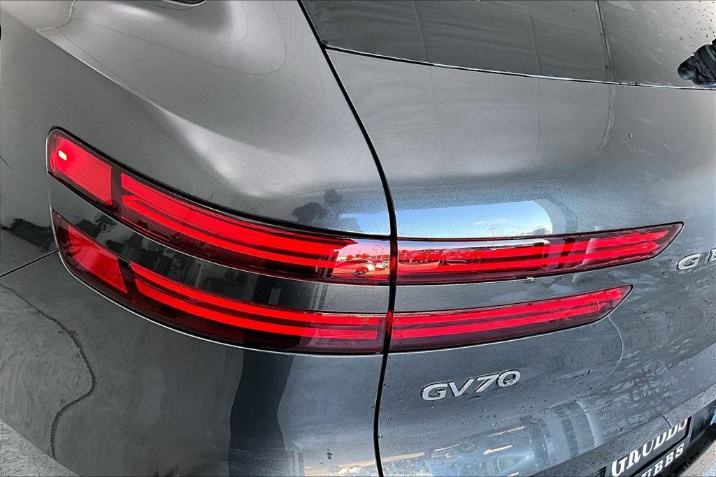 2024 Genesis GV70 2.5T