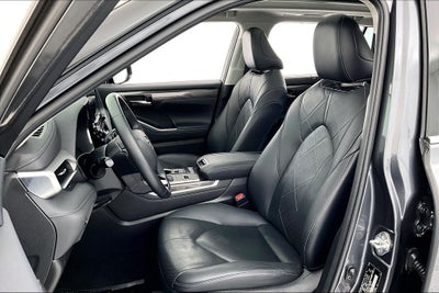 2020 Toyota Highlander Hybrid Platinum