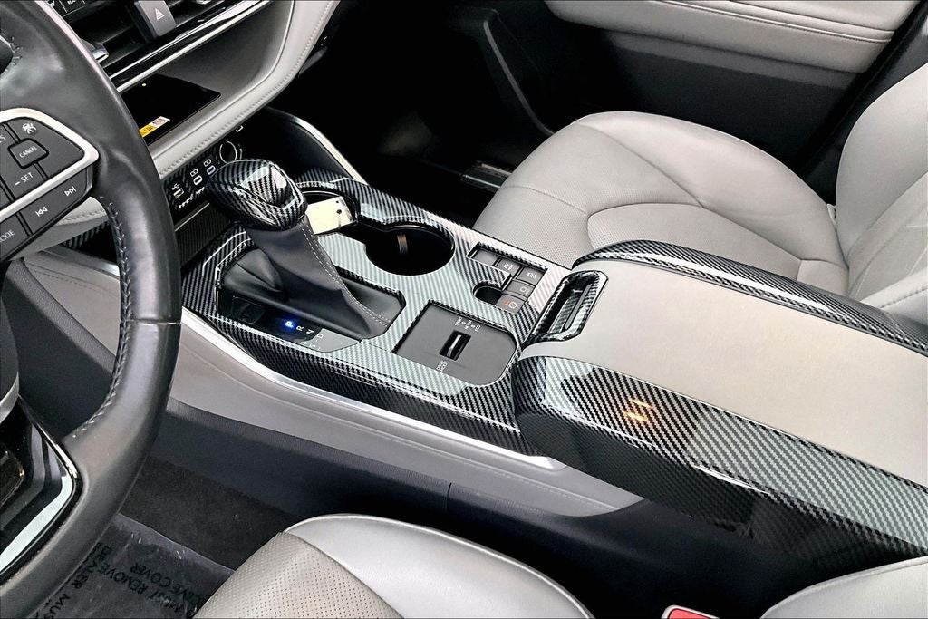 2023 Toyota Highlander Hybrid Platinum