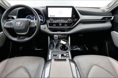2023 Toyota Highlander Hybrid Platinum