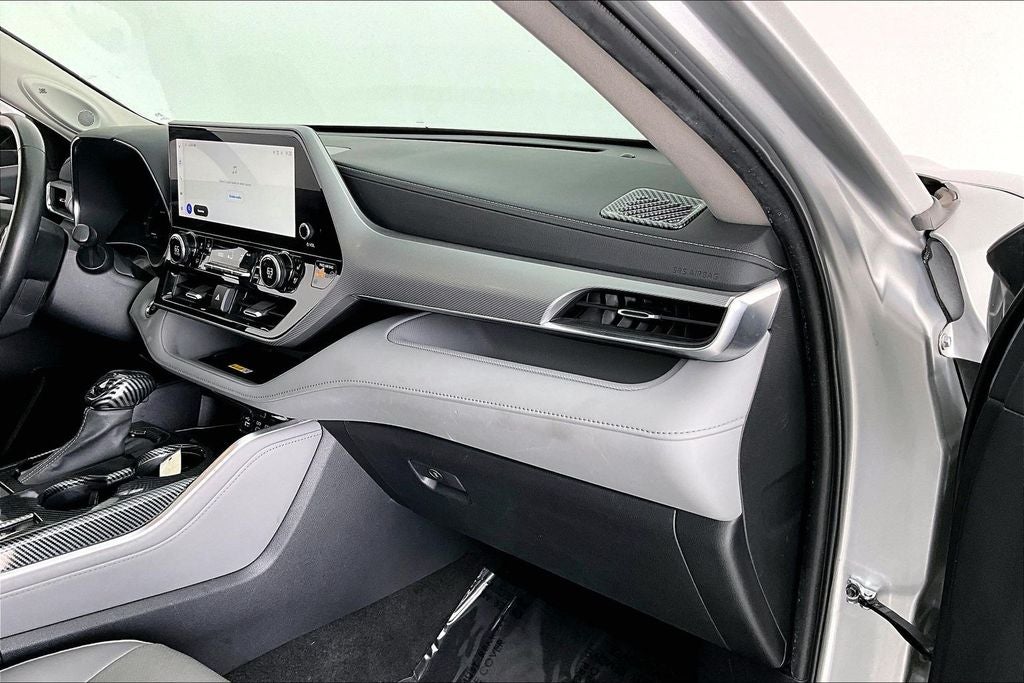 2023 Toyota Highlander Hybrid Platinum