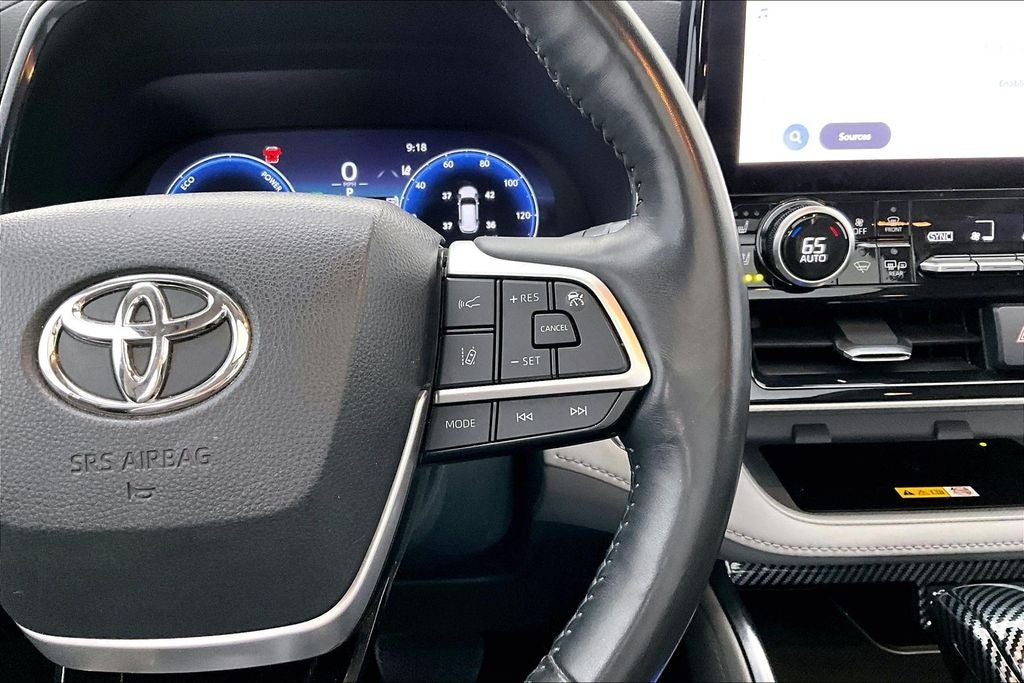 2023 Toyota Highlander Hybrid Platinum