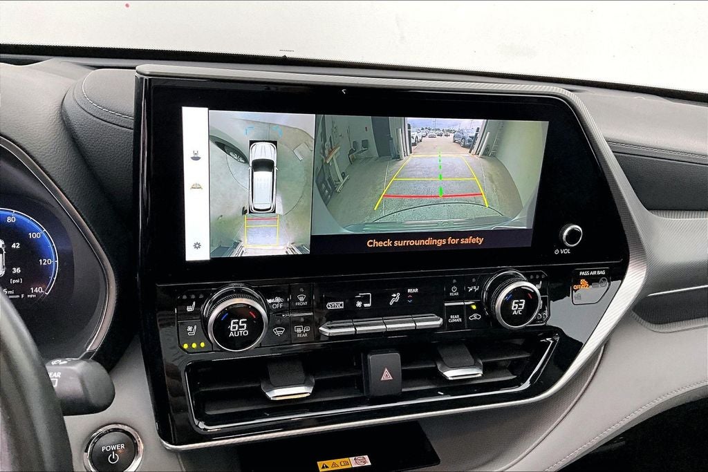 2023 Toyota Highlander Hybrid Platinum