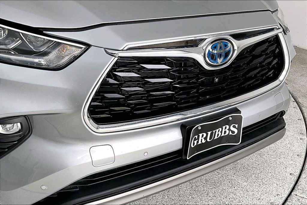 2023 Toyota Highlander Hybrid Platinum