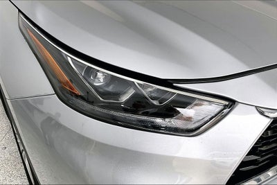 2023 Toyota Highlander Hybrid Platinum