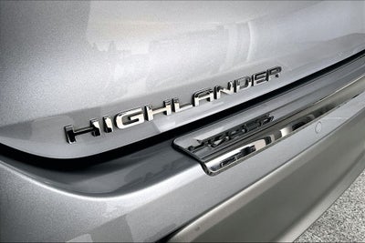 2023 Toyota Highlander Hybrid Platinum
