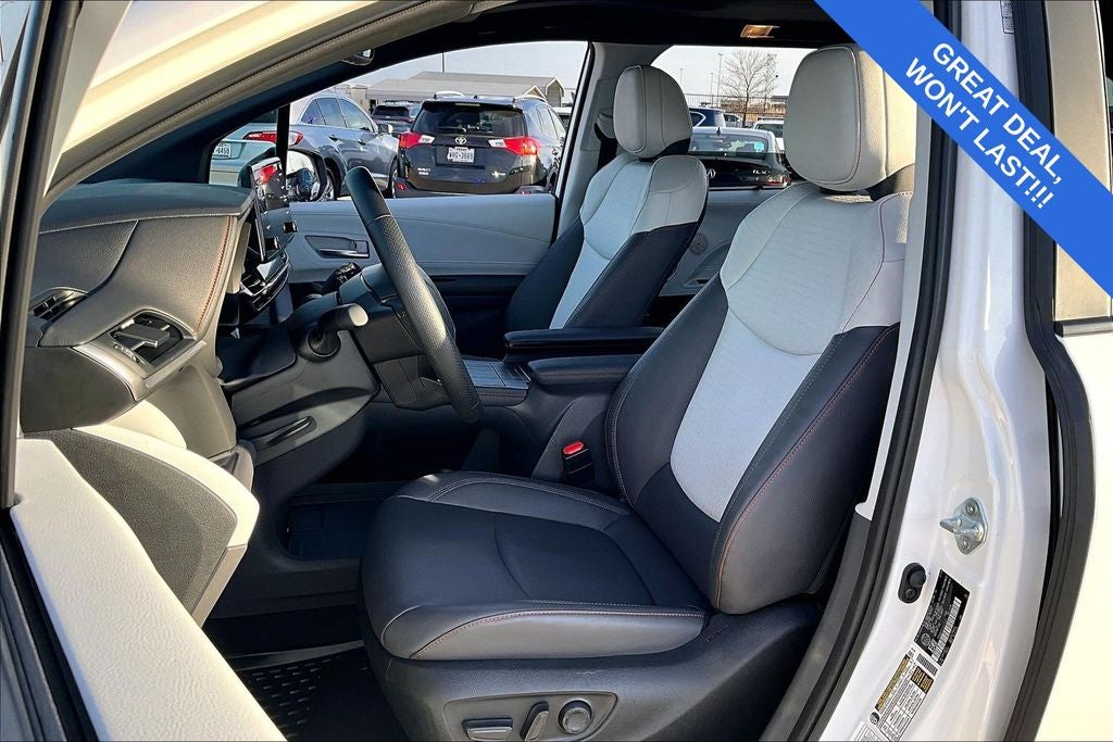 2024 Toyota Sienna XSE 8 Passenger