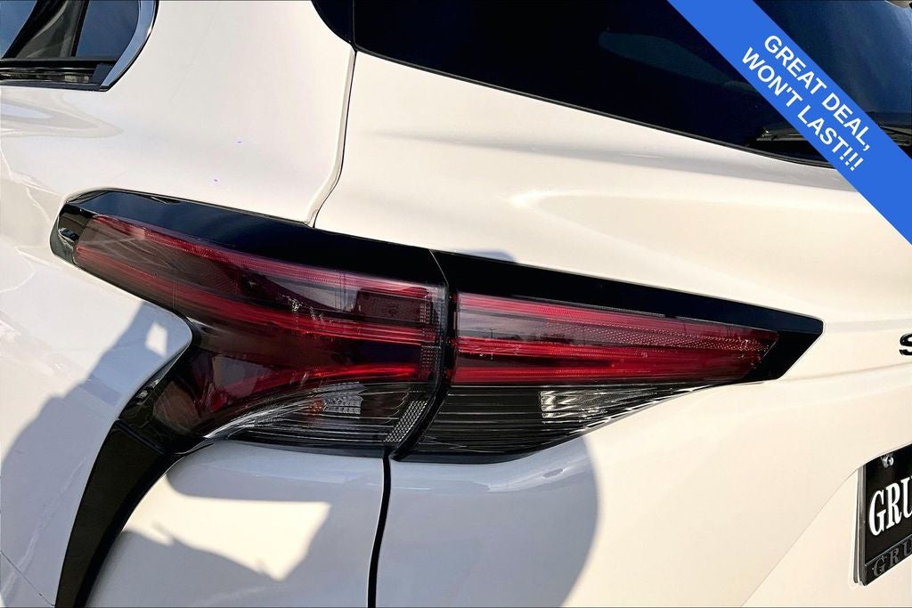 2024 Toyota Sienna XSE 8 Passenger