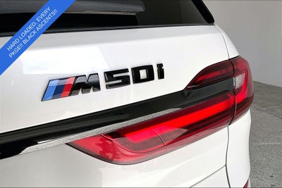 2022 BMW X7 M50i