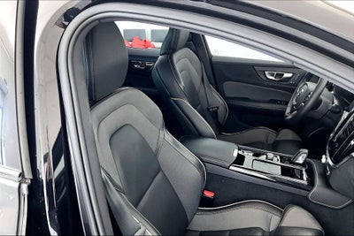 2022 Volvo S60 Recharge Plug-In Hybrid T8 Black Edition R-Design Extended Range