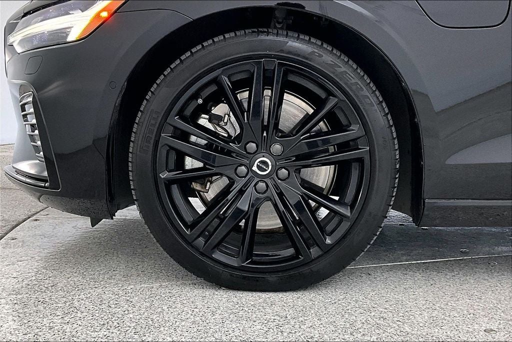 2022 Volvo S60 Recharge Plug-In Hybrid T8 Black Edition R-Design Extended Range