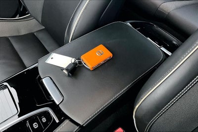 2022 Volvo S60 Recharge Plug-In Hybrid T8 Black Edition R-Design Extended Range