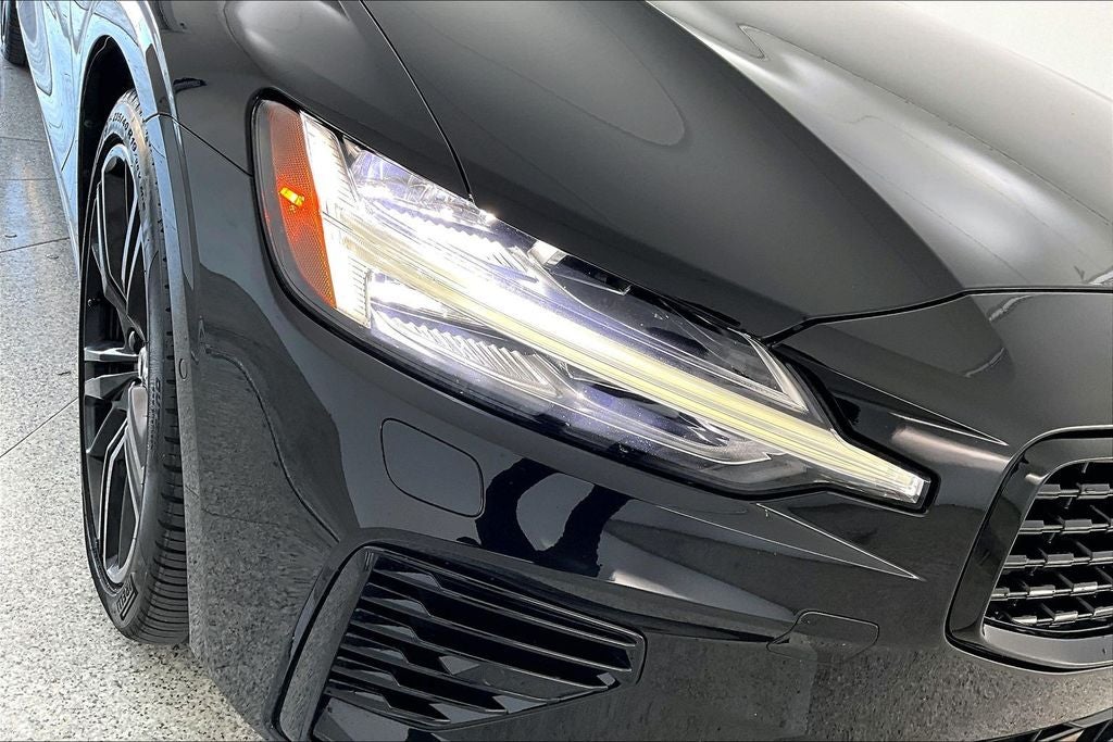 2022 Volvo S60 Recharge Plug-In Hybrid T8 Black Edition R-Design Extended Range
