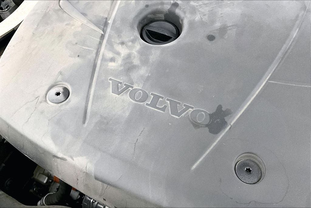 2022 Volvo S60 Recharge Plug-In Hybrid T8 Black Edition R-Design Extended Range