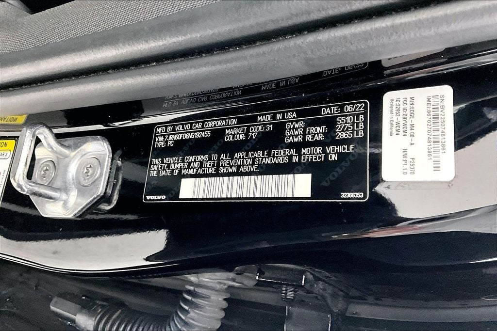 2022 Volvo S60 Recharge Plug-In Hybrid T8 Black Edition R-Design Extended Range